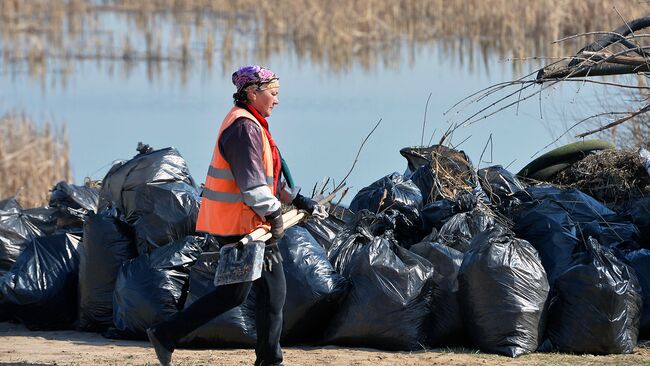В Кемеровской области очистили от мусора берега реки Томи