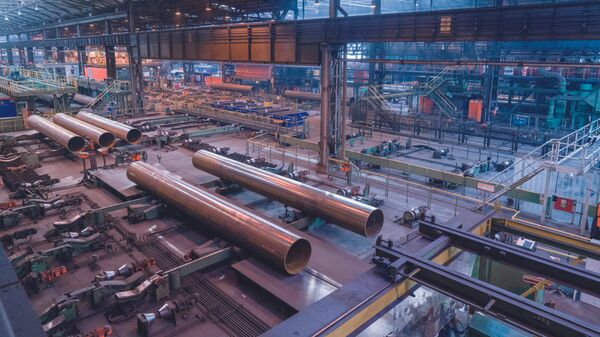 Производство труб для строительства газопроводаСеверный поток – 2 на заводе Europipe в Мюльхайме  