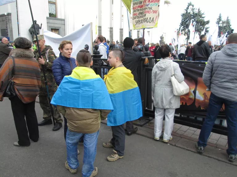 Участники протеста у Верховной Рады в Киеве. 20 октября 2017 Участники протеста у Верховной Рады в Киеве. 20 октября 2017