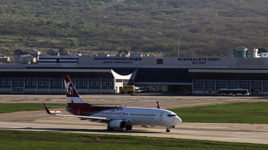 В Минводах незапланированно сел самолет, летевший из Сочи