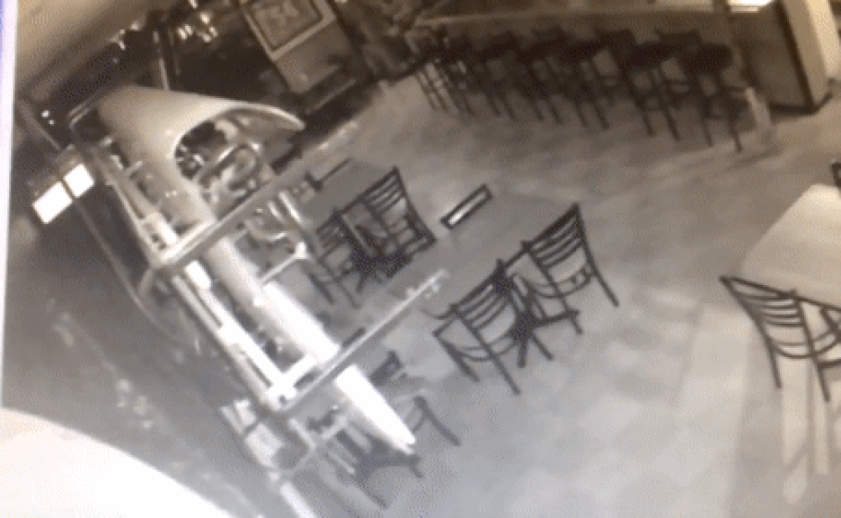 В Калифорнии засняли на видео шалости призрака в ресторане