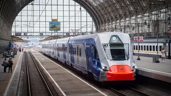 Поезд на платформе Киевского вокзала. Архивное фото