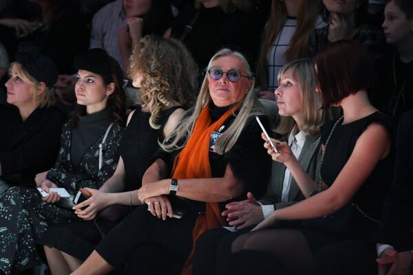 Президент благотворительного фонда Русский силуэт Татьяна Михалкова на показе моды в рамках Mercedes-Benz Fashion Week Russia