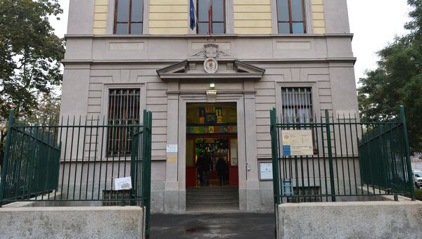 Избирательный участок в Милане, где проходит референдум об автономии Ломбардии. 22 октября 2017