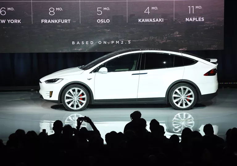 Автомобиль Tesla X Автомобиль Tesla X