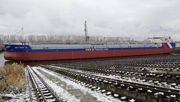 Церемония спуска на воду танкера проекта RST27M на заводе Красное Сормово