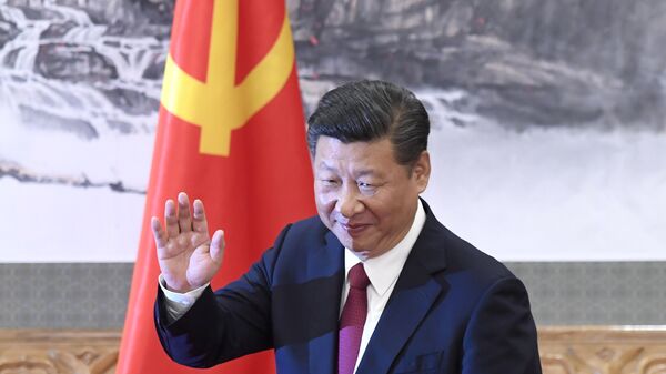 Си Цзиньпин выступает во время выбора нового состава политбюро на 19-м съезде Коммунистической партии Китая