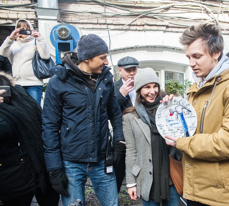 Оператор Дмитрий Улюкаев и режиссер Кирилл Соколов на съемках фильма Папа, сдохни