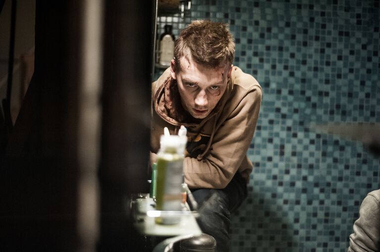 Актер Александр Кузнецов на съемках фильма Папа, сдохни