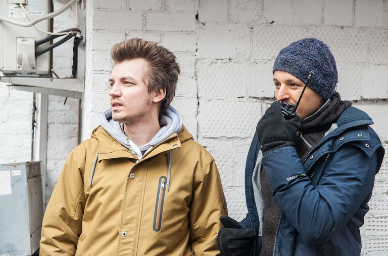 Режиссер Кирилл Соколов и оператор Дмитрий Улюкаев на съемках фильма Папа, сдохни