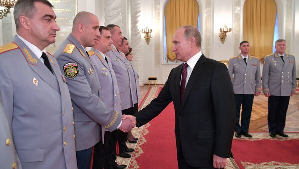 Президент РФ Владимир Путин во время встречи с офицерами в Кремле. 26 октября 2017