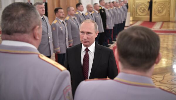 Президент Владимир Путин во время встречи с офицерами в Кремле. 26 октября 2017