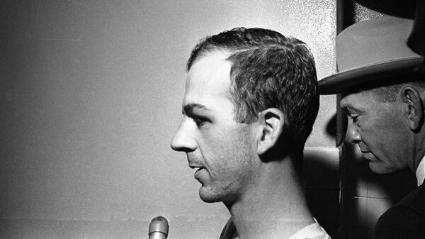 Ли Харви Освальд, 1963 год. Архивное фото