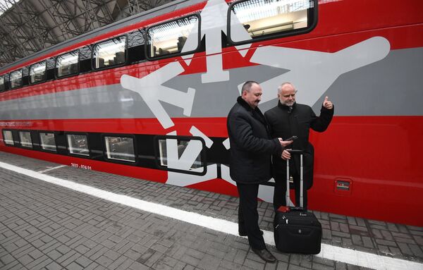 Запуск первого двухэтажного поезда Аэроэкспресс на Киевском вокзале Запуск первого двухэтажного поезда Аэроэкспресс на Киевском вокзале