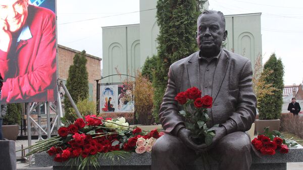 Памятник Эльдару Рязанову в Самаре