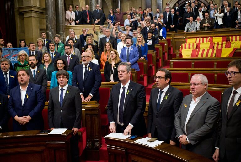 Заседание парламента Каталонии, на котором депутаты проголосовали за независимость от Испании. 27 октября 2017 Заседание парламента Каталонии, на котором депутаты проголосовали за независимость от Испании. 27 октября 2017