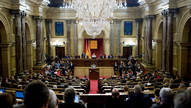 Заседание парламента Каталонии, на котором депутаты проголосовали за независимость от Испании. Архивное фото