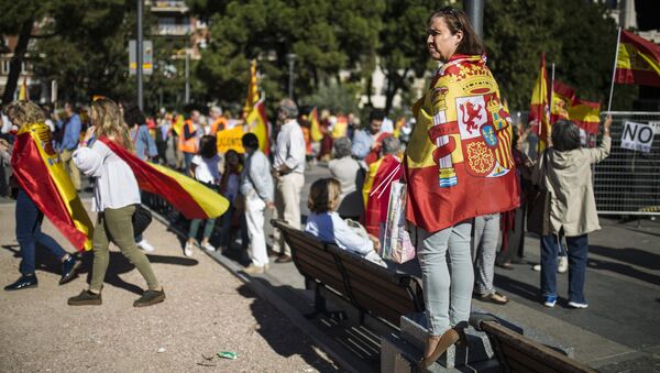 Участники акции в поддержку единства Испании в Мадриде. Архивное фото