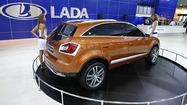 Кроссовер класса С Lada C-Cross представлен на главной экспозиции АвтоВАЗа