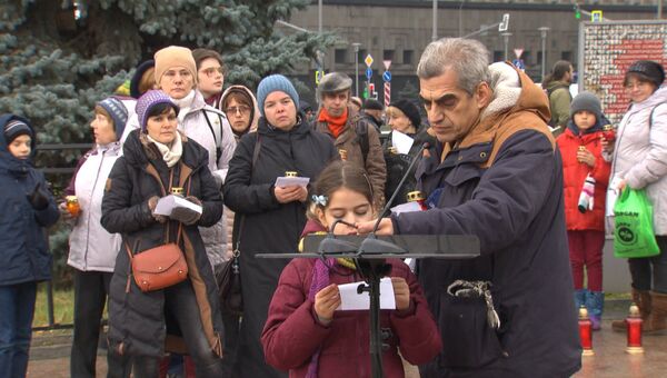 Москвичи почтили память жертв репрессий на акции Возвращение имен