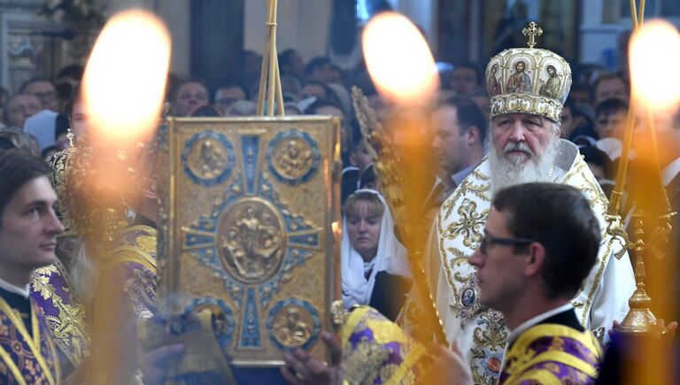 Патриарх Московский и Всея Руси Кирилл совершает чин освящения Успенского кафедрального собора в Ташкенте