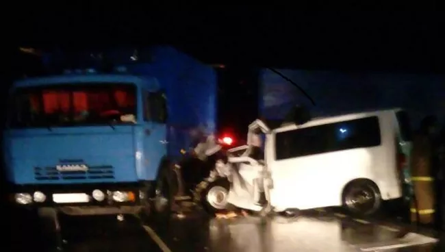 ДТП под Саратовом с участием фуры и микроавтобуса. 30 октября 2017 года