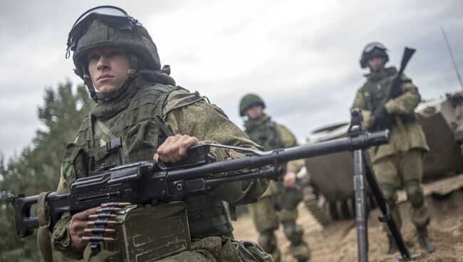 Военнослужащие Воздушно-десантных войск во время учений. Архивное фото