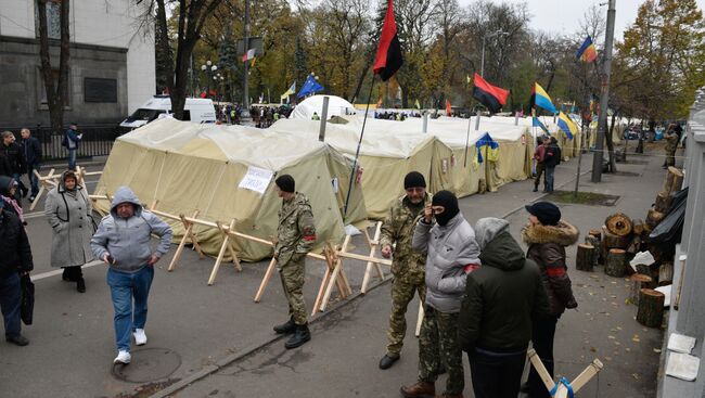 Палаточный городок участников веча у здания Верховной рады Украины в Киеве. 29 октября 2017