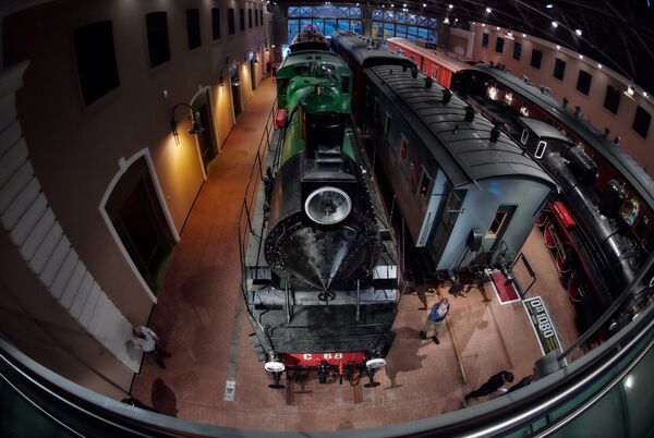 Пассажирский паровоз С-68, представленный в экспозиции Музея российских железных дорог, открывшегося в Санкт-Петербурге