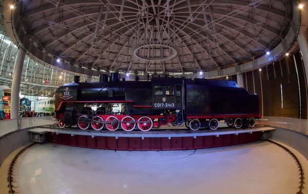 Грузовой паровоз СО17-2413, представленный в экспозиции Музея российских железных дорог, открывшегося в Санкт-Петербурге