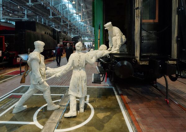 Санитарный поезд времен Великой Отечественной войны, представленный в экспозиции Музея российских железных дорог, открывшегося в Санкт-Петербурге