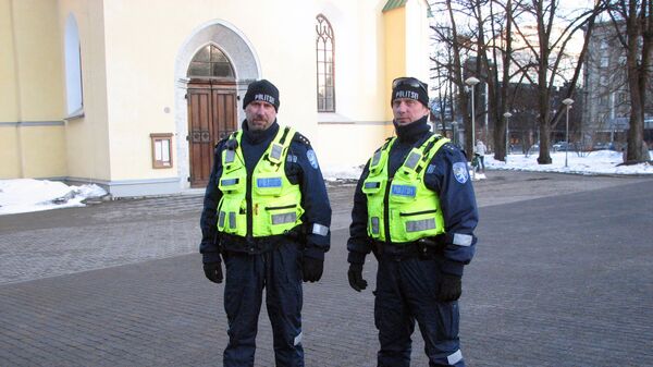 Полиция на площади Свободы в Таллине