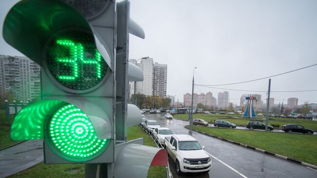 Круговое движение на пересечении Новокосинской и Городецкой улицы в Москве