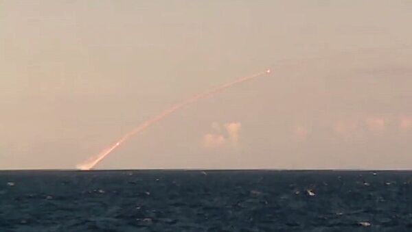 Российская подлодка Великий Новгород нанесла удар по целям террористов в Сирии, выпустив крылатые ракет Калибр. 31 октября 2017