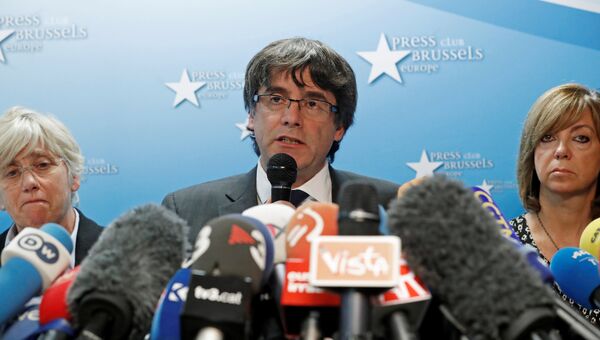 Отправленный в отставку глава женералитата Каталонии Карлес Пучдемон на пресс-конференции в Брюсселе, Бельгия. 31 октября 2017
