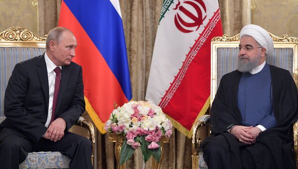 Президент РФ Владимир Путин и президент Ирана Хасан Рухани во время встречи в Тегеране. 1 ноября 2017