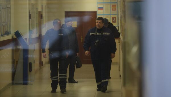 Криминалисты в здании политехнического колледжа №42 на Гвардейской улице в Москве. 1 ноября 2017