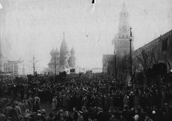 Празднование 1-ой годовщины Октябрьской революции в Москве