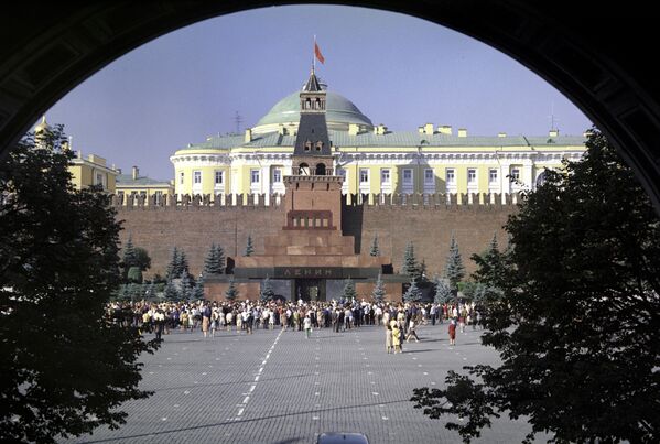 Красная площадь. Мавзолей В. И. Ленина