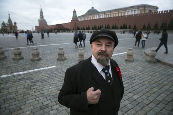 Двойник Ленина Сергей Соловьев на Красной площади в Москве