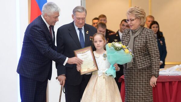 Глава МВД Владимир Колокольцев в Совете Федерации наградил детей и подростков, проявивших мужество в экстремальных ситуациях