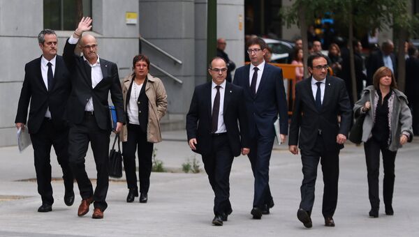 Бывшие члены женералитета Каталонии прибывают в Верховный суд Испании. 2 ноября 2017