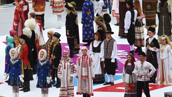 Артисты на митинге-концерте Россия объединяет! на большой спортивной арене Лужники в Москве. 4 ноября 2017