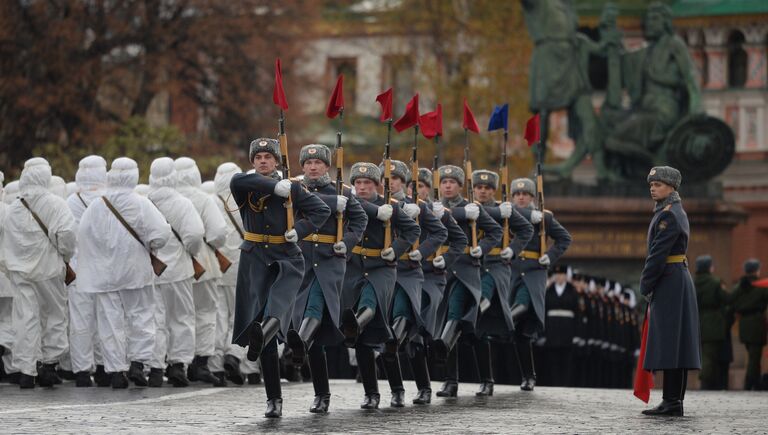 Генеральная репетиция марша, посвященного 76-й годовщине парада 1941 года, на Красной площади в Москве