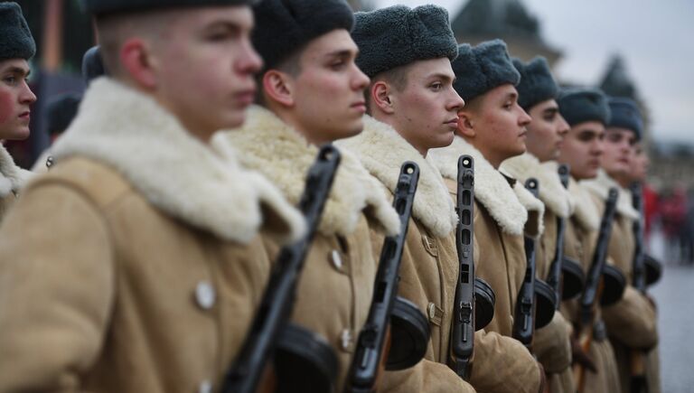 Генеральная репетиция марша, посвященного 76-й годовщине парада 1941 года, на Красной площади в Москве