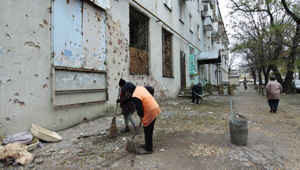 Последствия обстрела в Донецке. 6 ноября 2017