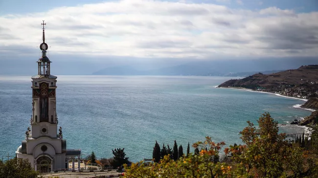 Храм-маяк святителя Николая Чудотворца в Крыму. Архивное фото