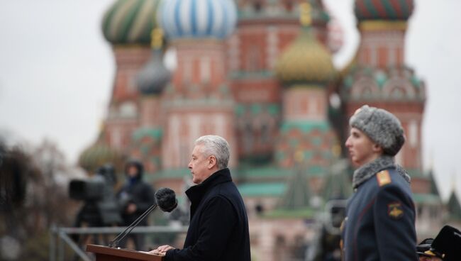 Мэр Москвы Сергей Собянин во время марша, посвященного 76-й годовщине военного парада 1941 года