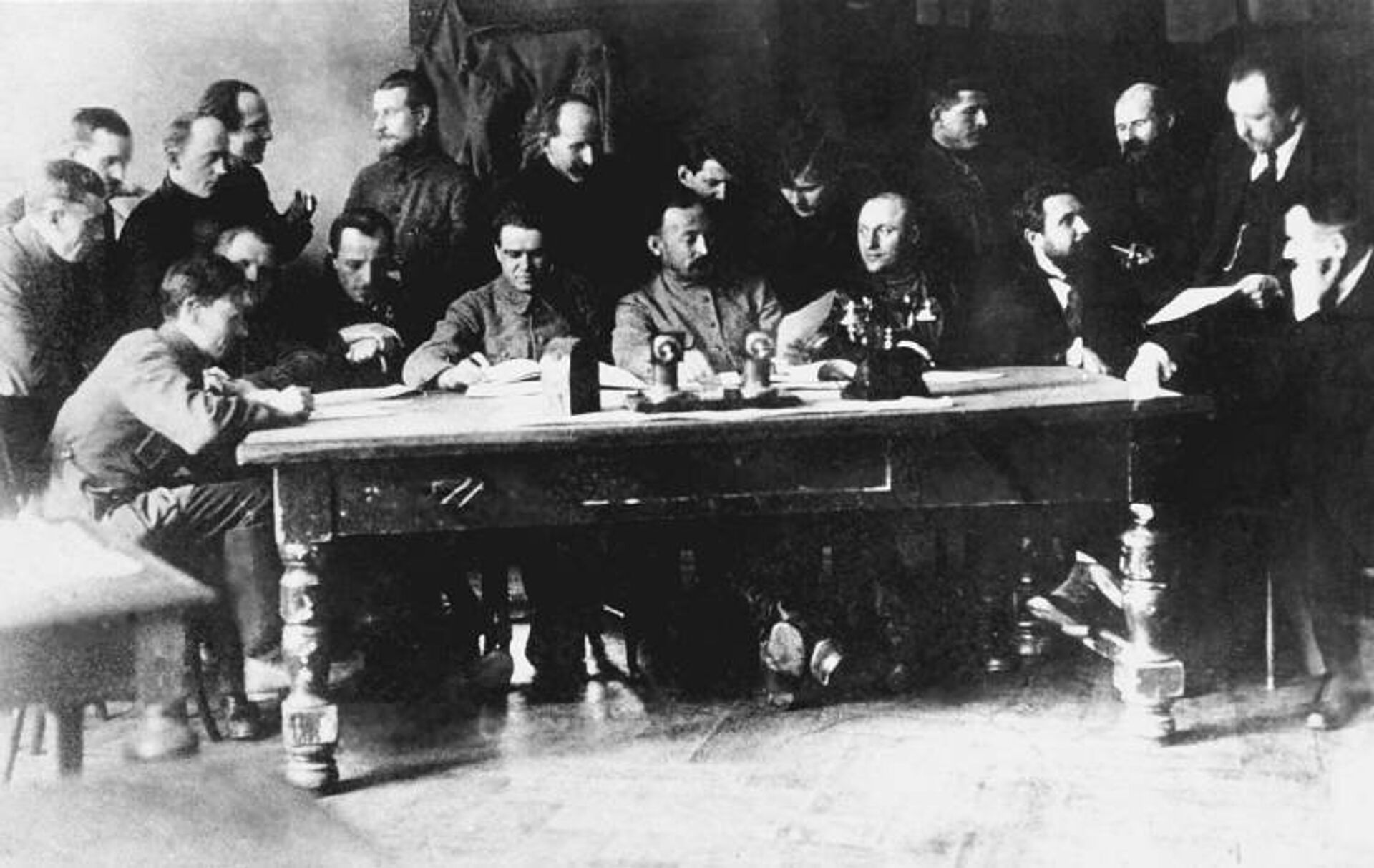 Заседание Коллегии ВЧК, 1919 или 1920 год - РИА Новости, 1920, 18.12.2020