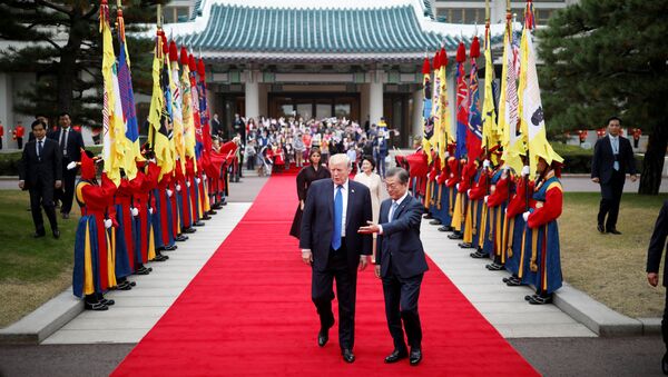 Президент США Дональд Трамп и президент Южной Кореи Мун Чжэ Ин в Сеуле. 7 ноября 2017